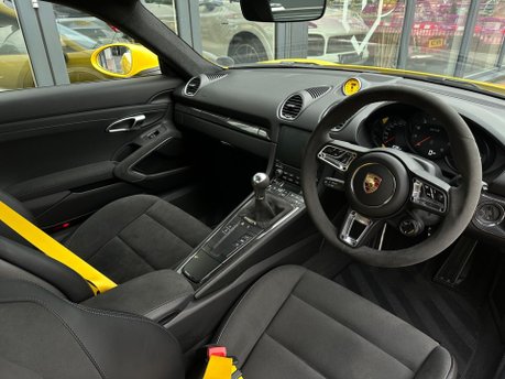 Porsche 718 Cayman CAYMAN GTS 56