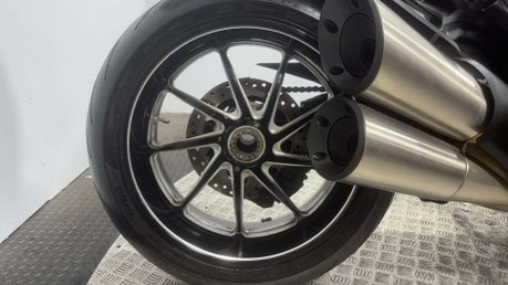 Ducati Diavel 1198 CARBON EDITION 24K 1 OWNER JUST SERVICED MOT APRIL 2027 22