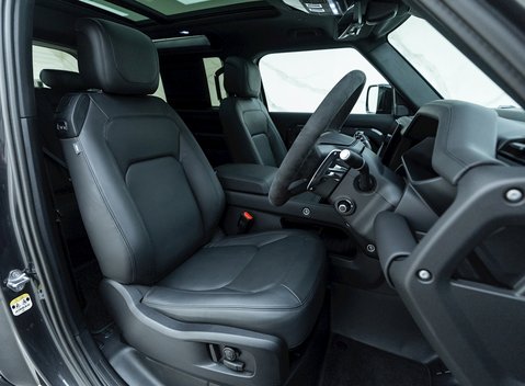 Land Rover Defender 90 V8 Carpathian Edition URBAN 10