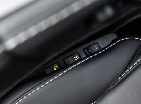 Aston Martin V12 Vantage S ROADSTER 35