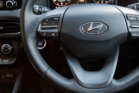 Hyundai KONA T-GDI PREMIUM MHEV 20