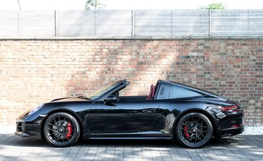 Porsche 911 (991.2) Targa 4 GTS 2