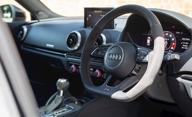 Audi RS3 Sportback Sport Edition 11