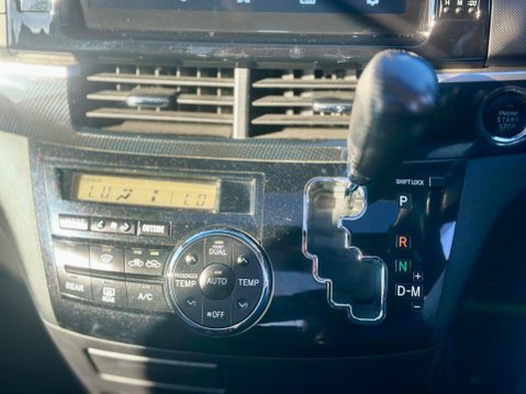 Toyota Estima 14