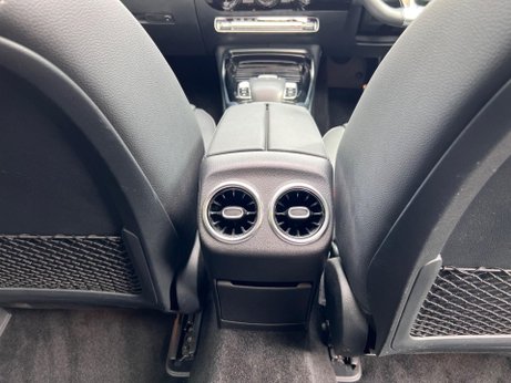 Mercedes-Benz A Class 2.0 A35 AMG (Premium Plus) SpdS DCT 4MATIC Euro 6 (s/s) 5dr 33