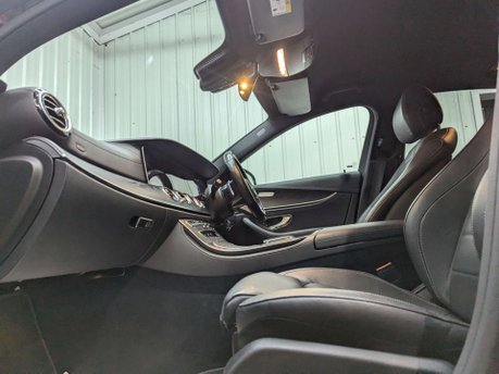 Mercedes-Benz E Class 2.0 E 300 AMG Line de Auto 4dr 51