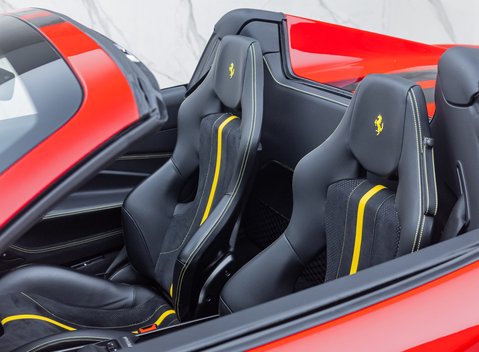 Ferrari F8 Spider 18