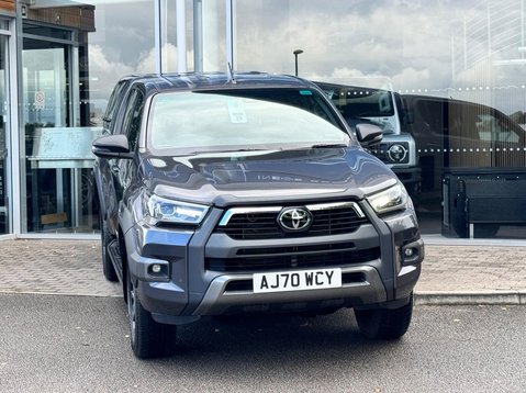 Toyota Hilux INVINCIBLE X 4WD D-4D DCB 2