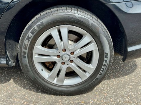 Mercedes-Benz R Class 3.5 R350 SE L MPV 5dr Petrol 7G-Tronic (274 g/km, 272 bhp) 60