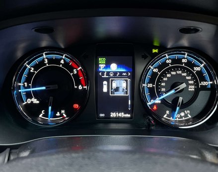 Toyota Hilux 2.8 HI-Luxury Invincible X D-4D 4WD Double Cab Auto 4WD 5dr 20