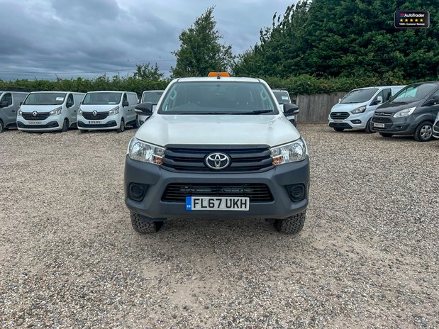 Toyota Hilux Crew Cab 4X4 Active 4WD Air Con Rear Camera EURO 6 NO VAT 3