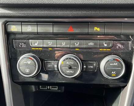 Volkswagen T-Roc 1.5 T-Roc R-Line TSi Evo Semi-Auto 5dr 51