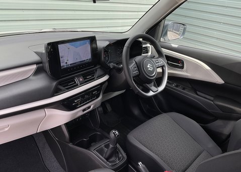 Suzuki Swift Motion 1.2 Mild Hybrid 9