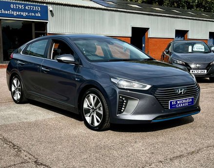 Hyundai IONIQ 1.6 IONIQ Premium SE FHEV Semi-Auto 5dr 4