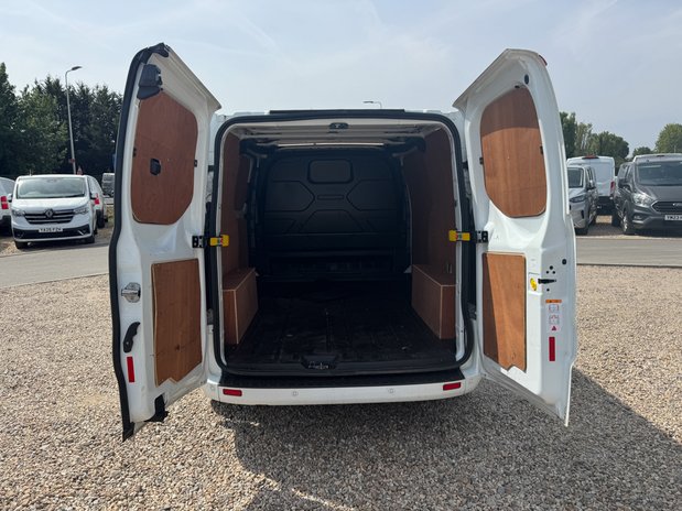 Ford Transit Custom SWB L1H1 [SOLD CR] Low Roof Limited 300 Air Con Cam EURO 6 NO VAT 8