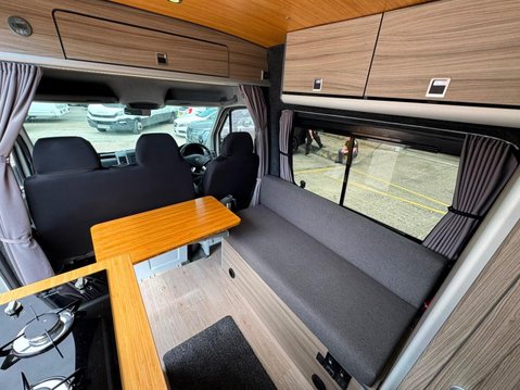 Mercedes-Benz Sprinter 8