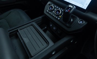 Land Rover Defender 110 V8 P525 28
