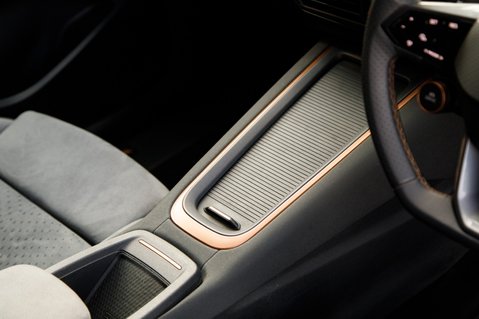 Cupra Born V3 33