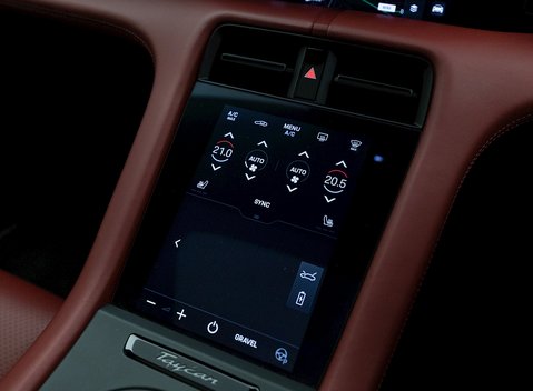 Porsche Taycan Turbo S Cross Turismo 21