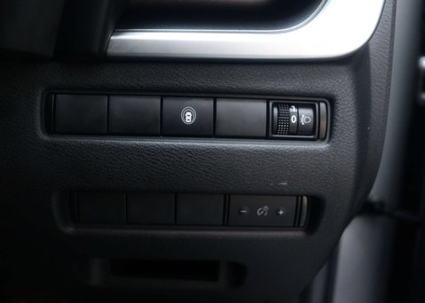 Nissan X-Trail 1.5 X-Trail N-Connecta E-4orce A 4WD 5dr 41