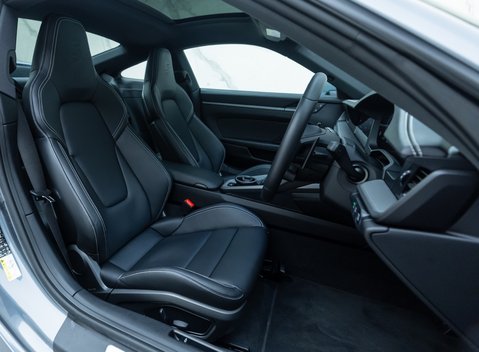 Porsche 911 Carrera (992.2) 15