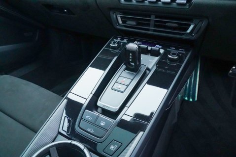 Porsche 911 CARRERA GTS PDK 15