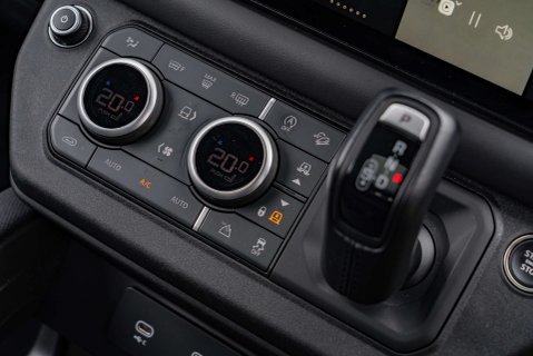 Land Rover Defender V8 Carpathian Edition 15