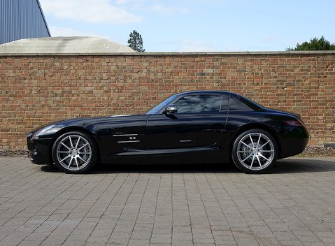 Mercedes-Benz SLS AMG 7