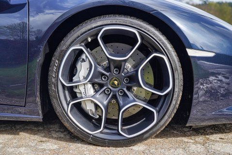 Lamborghini Huracan LP 610-4 SPYDER 5