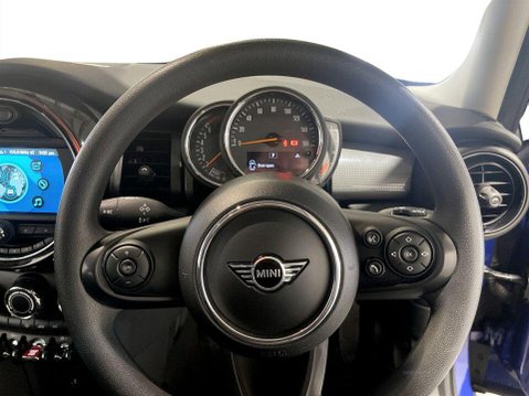 Mini Hatch 1.5 Cooper Classic Hatchback 5dr Petrol Steptronic Euro 6 (s/s) (136 ps) Ai 13