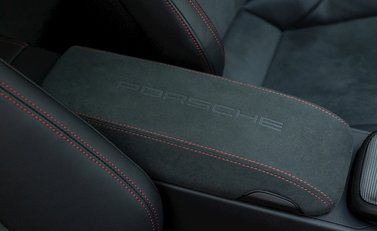 Porsche 911 (992) Carrera 4 GTS 20