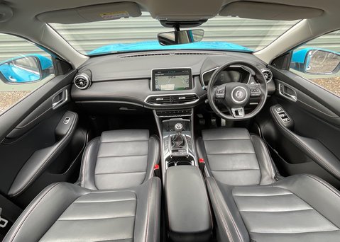 MG HS 1.5 T-GDI EXCITE 12
