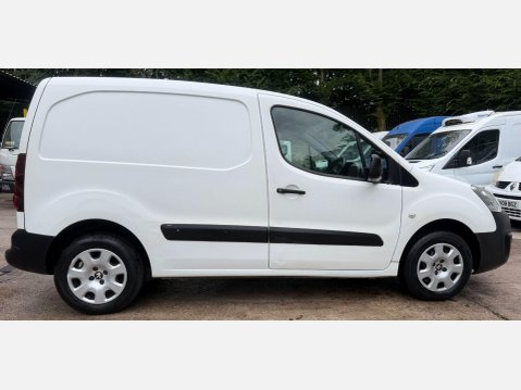 Peugeot Partner 1.6 BlueHDi 854 Professional Panel Van 5dr Diesel Manual L1 (112 g/km, 97.6 8