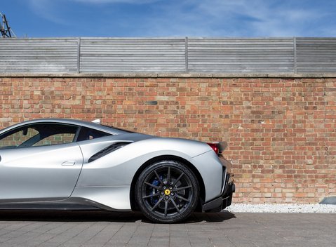 Ferrari 488 Pista 31