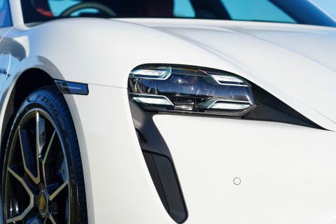 Porsche Taycan Performance Plus 93.4kWh 18