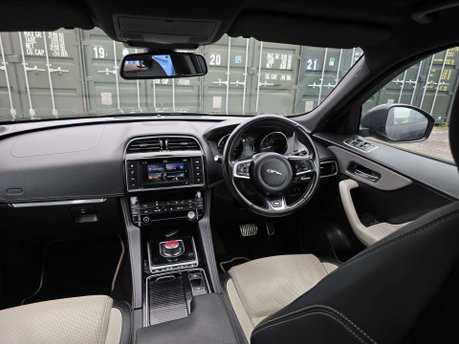 Jaguar F-Pace 2.0 D180 R-Sport SUV 5dr Diesel Auto AWD Euro 6 (s/s) (180 ps) 23