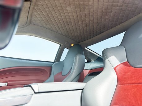 Aston Martin Vanquish V12 S 45