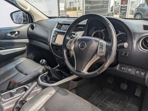 Nissan Navara DCI TEKNA 4X4 SHR DCB 13
