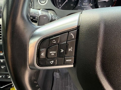 Land Rover Discovery Sport 2.0 Discovery Sport Black HSE TD4 Auto 4WD 5dr 37