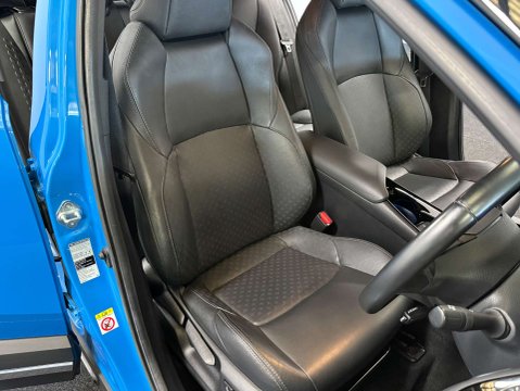 Toyota C-HR 1.2 C-HR-Dynamic 5dr 11