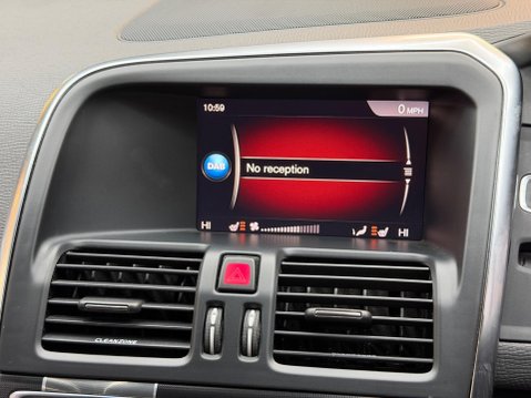 Volvo XC60 2.0 D4 R-Design Nav Auto Euro 6 (s/s) 5dr 68