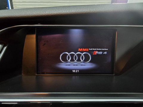 Audi RS4 4.2 FSI V8 S Tronic quattro Euro 5 5dr 32