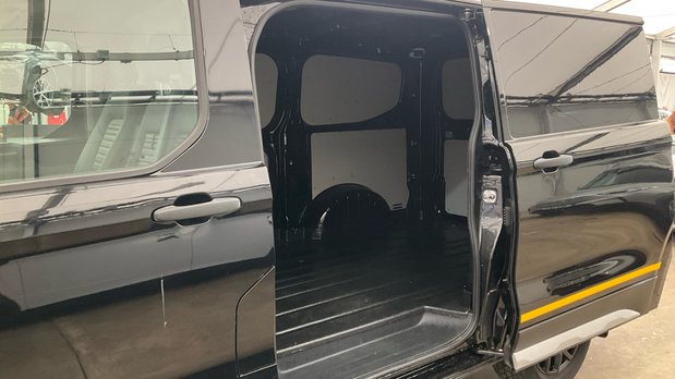 Ford Transit Custom SWB L1H1 Low Roof Trail 320 Air Con Alloys Sensors Cam EURO 6 8