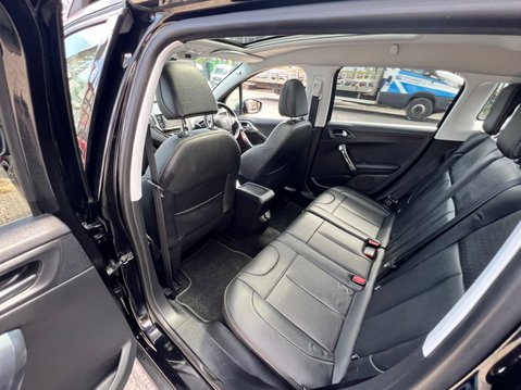 Peugeot 2008 BLUE HDI S/S FELINE MISTRAL 61