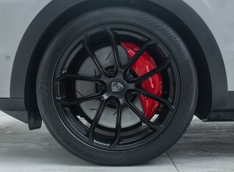 Porsche Cayenne TURBO E-HYBRID COUPE 31