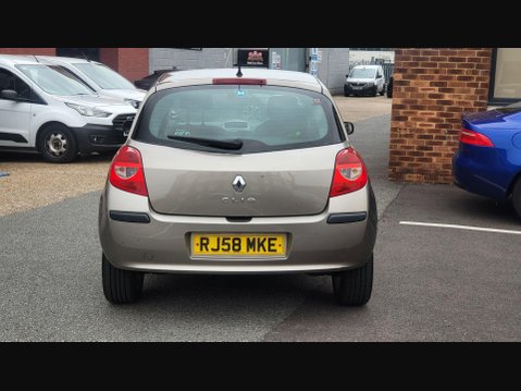 Renault Clio DYNAMIQUE 16V 7