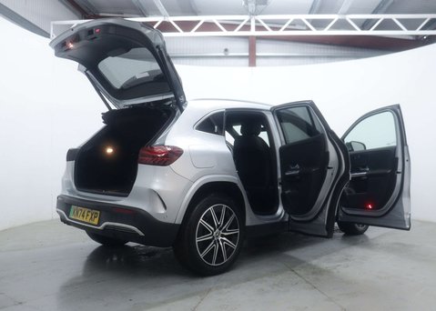 Mercedes-Benz EQA 250+ AMG LINE EXECUTIVE 64