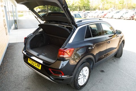 Volkswagen T-Roc LIFE TSI 33
