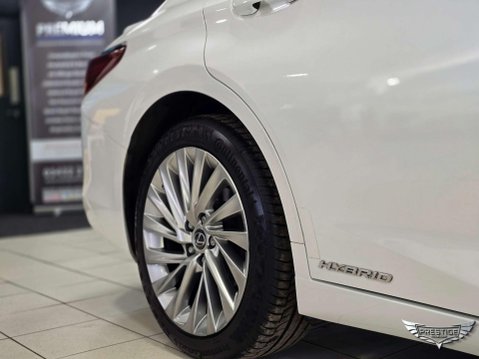 Lexus Es 2.5 300h Takumi E-CVT Euro 6 (s/s) 4dr 13