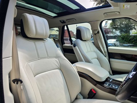 Land Rover Range Rover 2.0 Range Rover Vogue SE P400e Auto 4WD 5dr 28